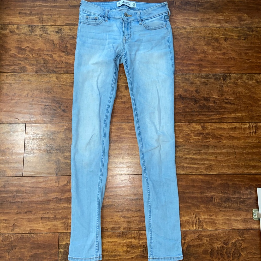 Hollister lightwash skinny jeans